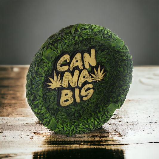 ORIGINAL GOLD CANNABIS AMSTERDAM ASHTRAY: LARGE ROUND ASHTRAY IN HAND-CRAFTED POLYRESIN